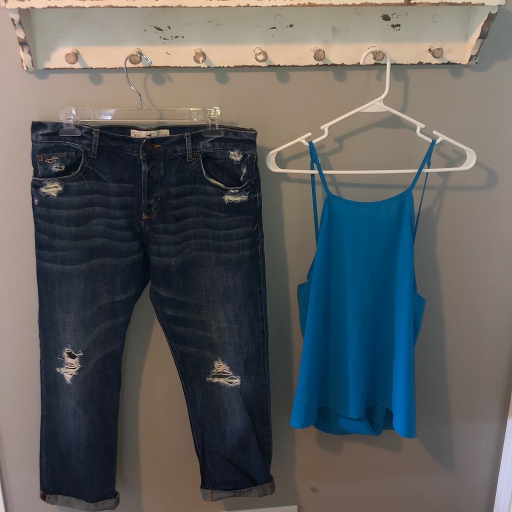 Hollister distressed straight leg Capri